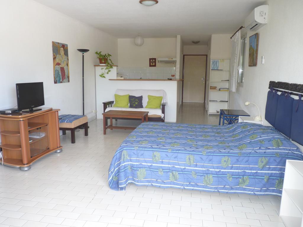 Appartamento Au Meublé des Roches Saint-Gilles-les Bains Esterno foto