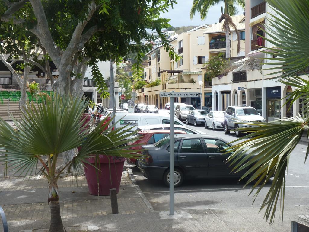 Appartamento Au Meublé des Roches Saint-Gilles-les Bains Esterno foto